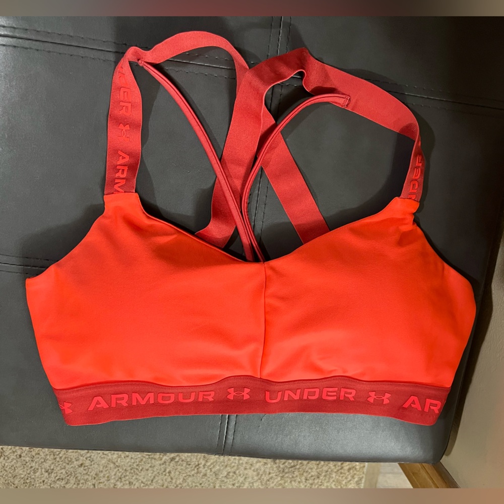 ✨SALE✨ Ladies Under Armour Crossback Strappy Low Sports Bra